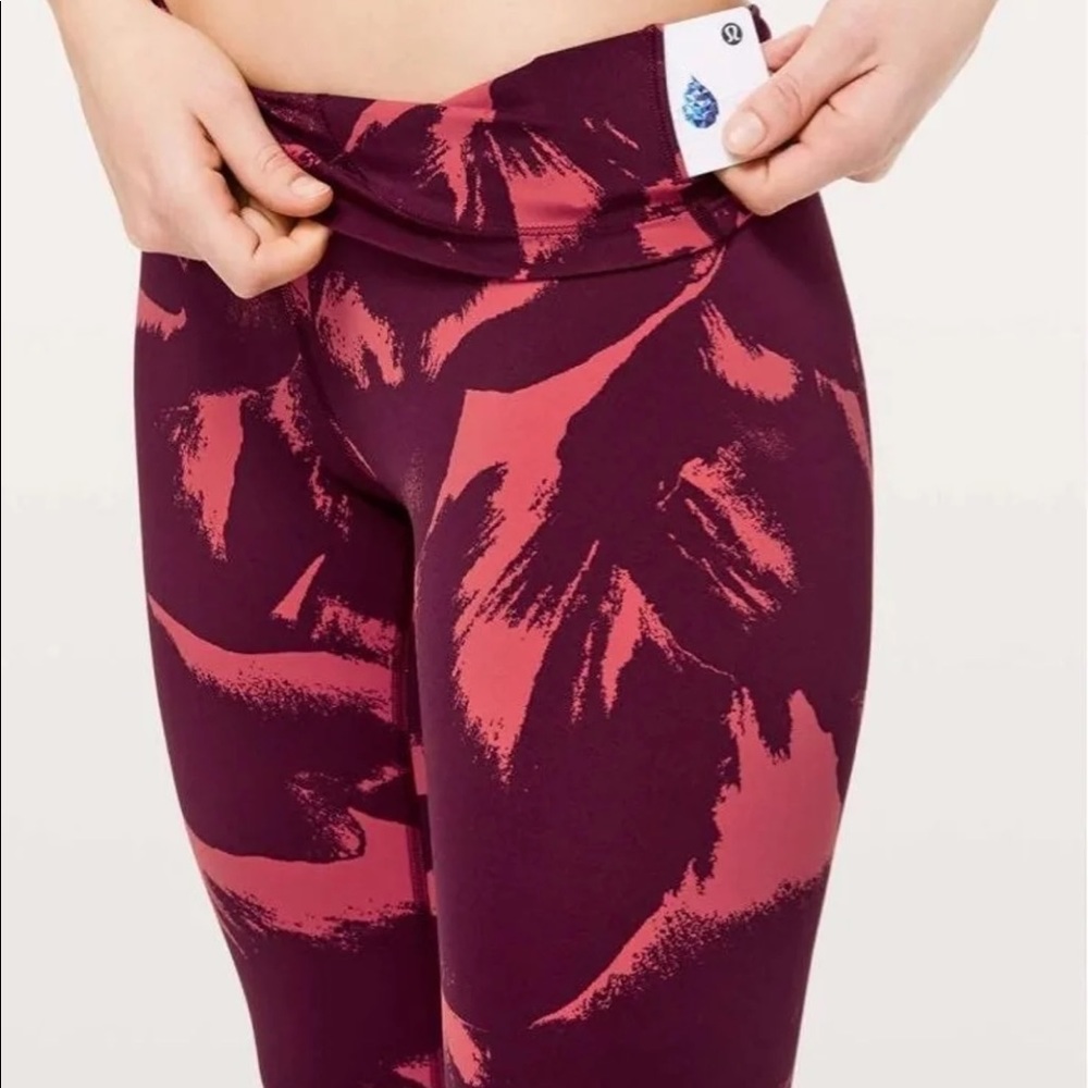 ***sold***Lululemon NWT Wunder Under Nulux  size 4